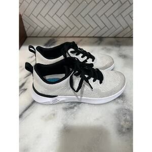 Vionic Arrival Slip Resistant Sneakers Women’s Size 6 White Black Work Shoes